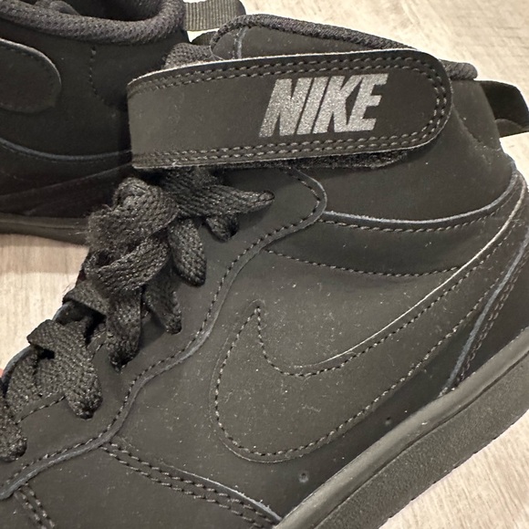Literally perfect Nike Court Borough Mid 2 PS 'Triple Black’ - Picture 9 of 16